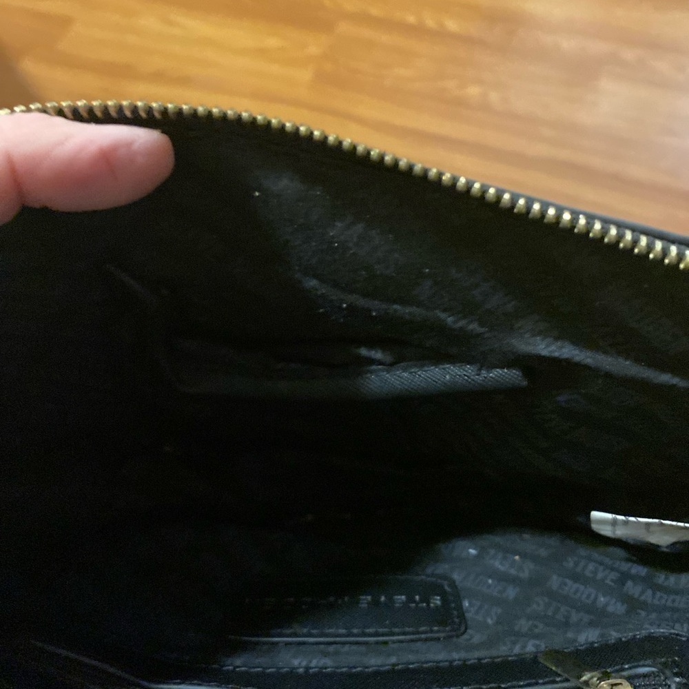 Steve Madden Crossbody Purse (GB) - Picture 12 of 12